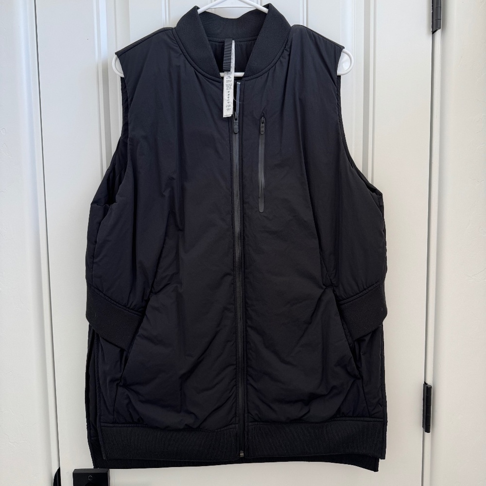 Lululemon / Long Insulated Bomber Vest / Black / Size 10
